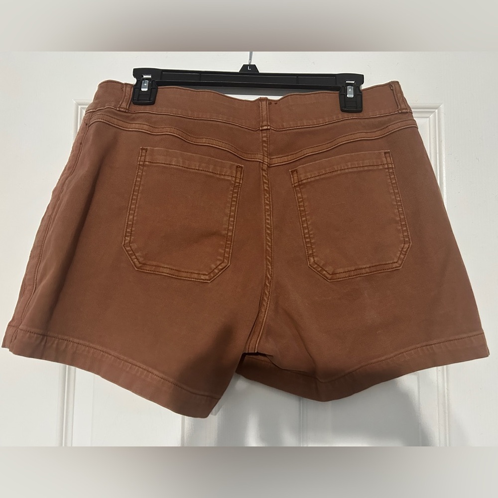 SPANKS 4” Stretch Twill Shorts, Size L EUC